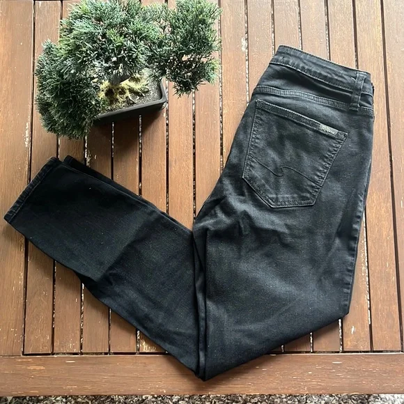 Silver - Picture 1 of 8